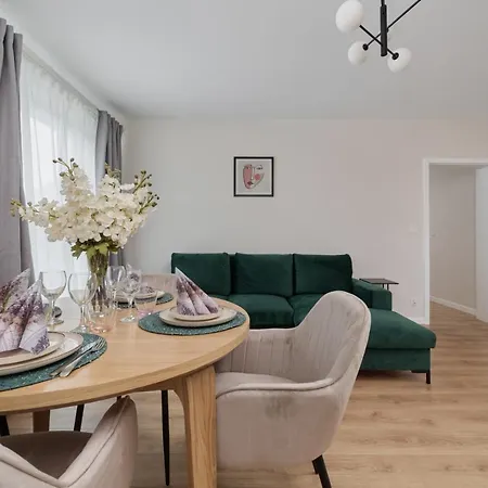 Apartmán Beautiful 3-bedroom Gwiazdzista 18 By Renters *