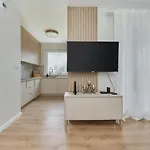 Beautiful 3-bedroom Gwiazdzista 18 By Renters