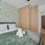 Beautiful 3-bedroom Gwiazdzista 18 By Renters Apartment Wroclaw