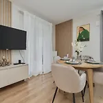 Beautiful 3-bedroom Gwiazdzista 18 By Renters