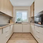Apartment Beautiful 3-bedroom Gwiazdzista 18 By Renters
