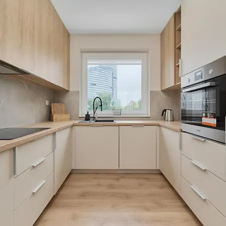 Apartment Beautiful 3-bedroom Gwiazdzista 18 By Renters