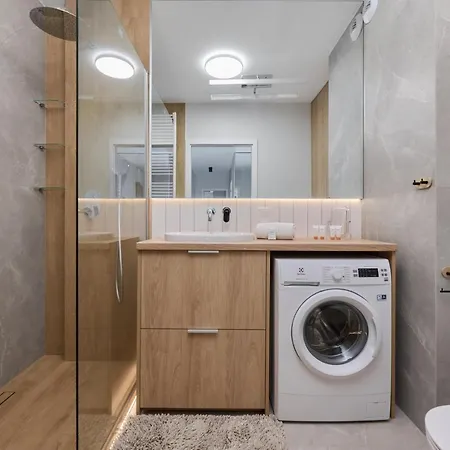 Beautiful 3-bedroom Gwiazdzista 18 By Renters Wroclaw