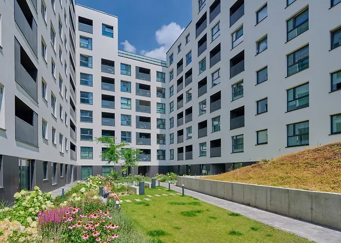 Beautiful 3-bedroom Gwiazdzista 18 By Renters