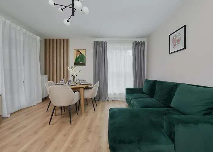 Beautiful 3-bedroom Gwiazdzista 18 By Renters Apartmán *