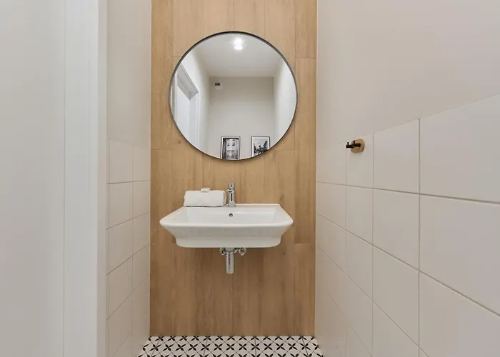 Beautiful 3-bedroom Gwiazdzista 18 By Renters * Vratislav